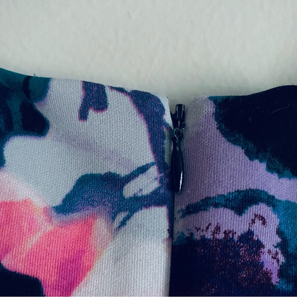 Maggy London Women's Floral Print Short Sleeve Midi Pencil Dress Size 8 - Picture 11 of 11